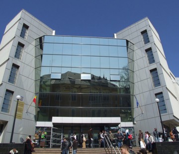 Un deţinut condamnat pentru proxenetism cere amânarea executării pedepsei